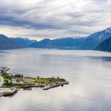 Sognefjord Hotel Hermansverk Exterior foto