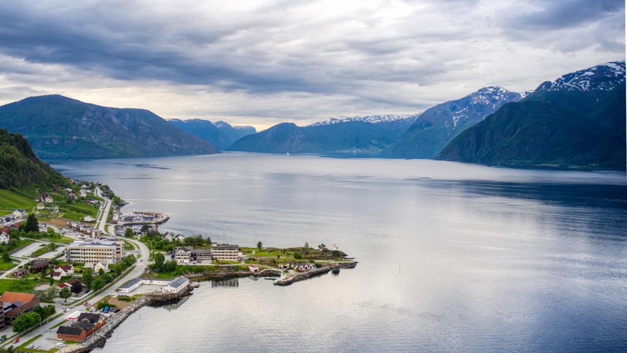 Sognefjord Hotel Hermansverk Exterior foto